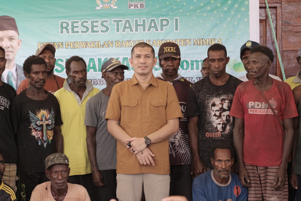 Foto Wakil DPRD. Kabupaten Mimika, Asri Akkas bersama masyarakat saat menggelar reses pada Minggu, 23/03/2025 di Distrik Amar, Timika Papua Tengah
