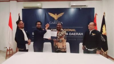 Willem Wandik Kantongi Surat Rekomendasi dan Surat Tugas Dari Partai Garuda