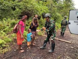 Koops TNI Berbagi Kasih di Kabupaten Yohakimo di Sambut Baik Baik Oleh Warga