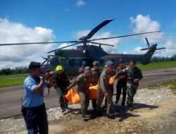 Satgas TNI Berhasil Evakuasi Jenazah Pilot Glen Malcolm Conning Dan Para Tenaga Kesehatan Dari Distrik Alama Pasca Insiden Penembakan Pilot