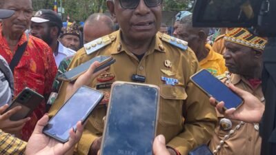 Bertepatan Dengan HUT Distrik Miktim Ke 48, Plt Bupati Resmikan Kantor Distrik