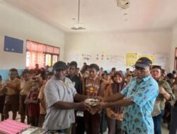 Dinas Ketahanan Pangan Kabupaten Mimika Gelar Sosialisasi Program PMTAS Bagi Anak Sekolah di SD Inpres 1 Mapurujaya