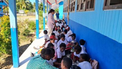 SD YPPGI Karang Mulia Nabire dipalang OTK, Aktivitas Belajar terganggu