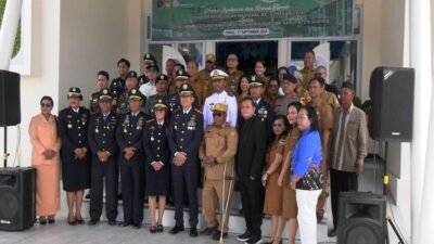 Valentinus PJ Bupati Mimika Resmikan Gedung Baru Dinas Perhubungan : Perhubungan Memiliki Peran Strategis Dalam Kelancaran Lalu Lintas Transportasi