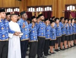 Staf Ahli PJ Gubernur Ukkas, Resmi Melantik 253 PNS Papua Tengah, Ambil Sumpah/Janji Usai Terima SK Pengangkatan