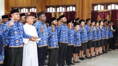 Staf Ahli PJ Gubernur Ukkas, Resmi Melantik 253 PNS Papua Tengah, Ambil Sumpah/Janji Usai Terima SK Pengangkatan