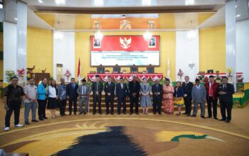 DPRD Mimika Tetapkan Johannes Rettob – Emanuel Kemong Sebagai Bupati dan Wakil Bupati Terpilih Periode 2025-2030