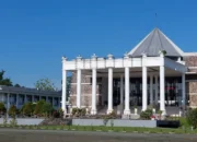 Pj Bupati Mimika Serahkan Dokumen Pelaksanaan Angaran ke OPD, Anggaran Pendidikan Capai Rp1 Triliun Lebih