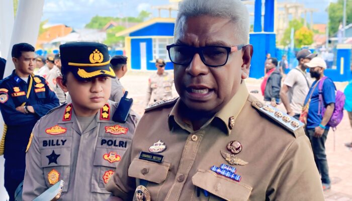 Bupati Mimika Tanggapi Langsung Aksi Demo Warga 4 Distrik, Janjikan Pembukaan Kembali Penerbangan Perintis