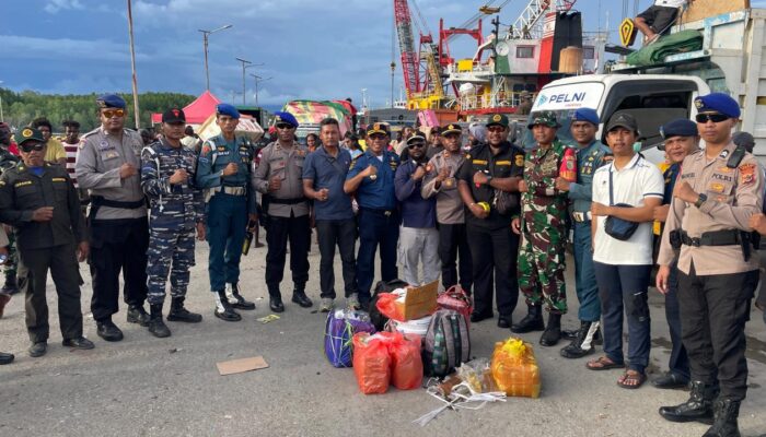 Lanal Timika Sita 127 Liter Miras dan Senapan Gas Ilegal di Pelabuhan Poumako