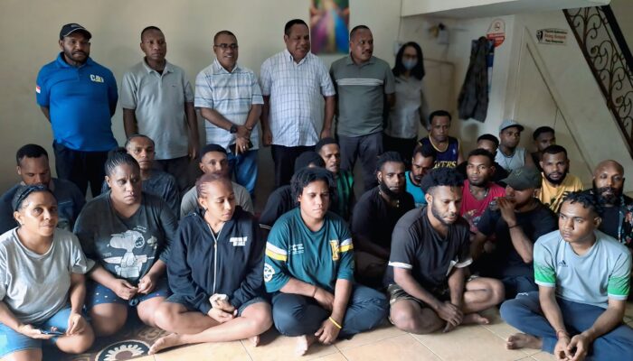 Pemkab Mimika Pulangkan 21 Pekerja Terlantar PT HAL Dari Jakarta ke Timika