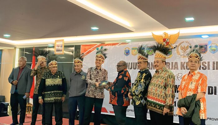 Komisi II DPR RI dan Gubernur Papua Tengah Soroti Kewenangan Daerah dalam Perizinan dan Dana Transfer
