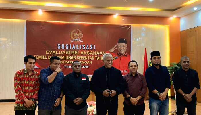 Komarudin Watubun Serap Aspirasi Penyelenggara Pemilu dan Masyarakat dalam Evaluasi Pilkada 2024 di Timika