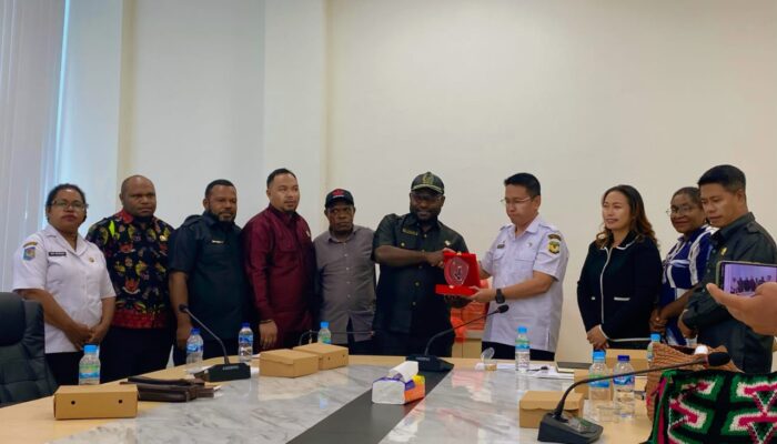 Komisi II DPRK Mimika Tinjau Capaian PAD dan Serapan APBD Tahun 2025