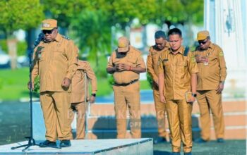 Wabup Mimika Tekankan Disiplin ASN, Soroti Budaya “Asal Bapak Senang”