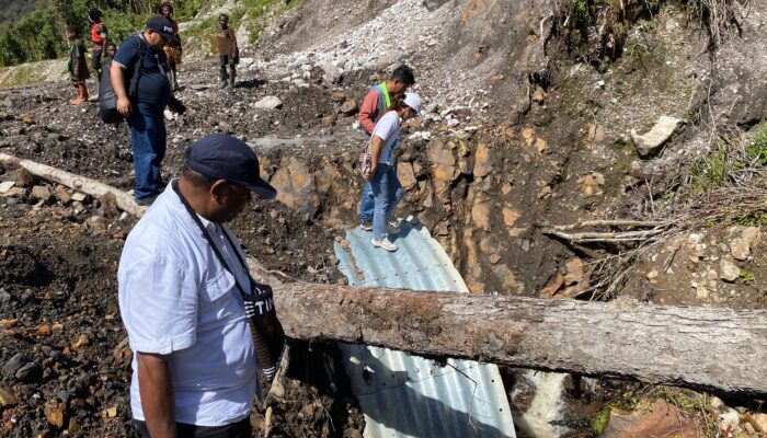 Pemkab Mimika Tinjau Pembangunan Bandara Distrik Hoya, Targetkan Selesai Akhir Tahun