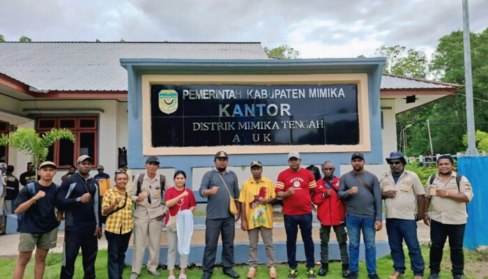 DPRK Mimika Tinjau Fasilitas Umum di Atuka, Warga Keluhkan Asrama dan Perumahan Guru Belum Direalisasi
