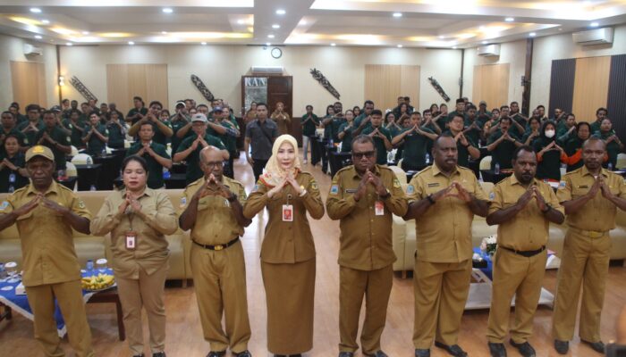 Pemkab Mimika Gelar Bimtek Penguatan Ormas dan Luncurkan Aplikasi “Menok Sidak Kanda”
