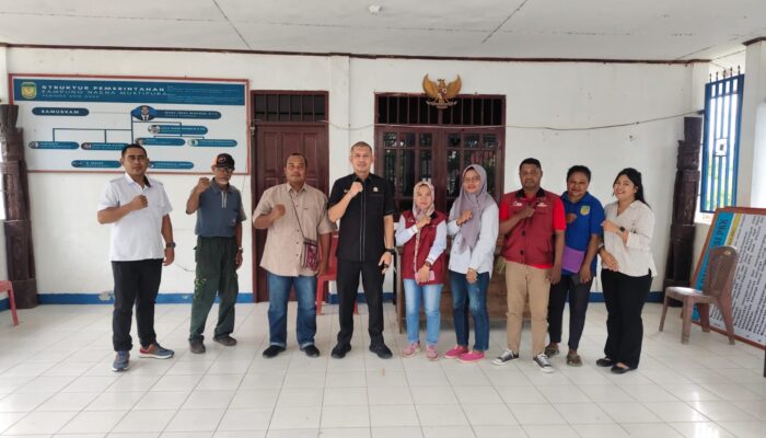 Waket I DPRK Mimika Kunjungi Kampung Naina Muktipura, Soroti Bansos Tak Tepat Sasaran dan Gaji Rendah Kader Malaria