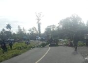 Jalan Poros Timika–Pomako Dipalang Warga Asmat, Akses ke Pelabuhan Lumpuh Total