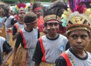 Warga Kampung Ayuka dan Tipuka Gelar Lomba Tari Seka Meriahkan HUT ke-80 RI