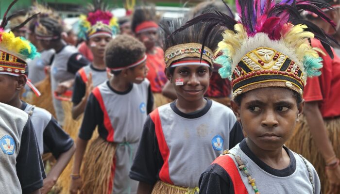 Warga Kampung Ayuka dan Tipuka Gelar Lomba Tari Seka Meriahkan HUT ke-80 RI