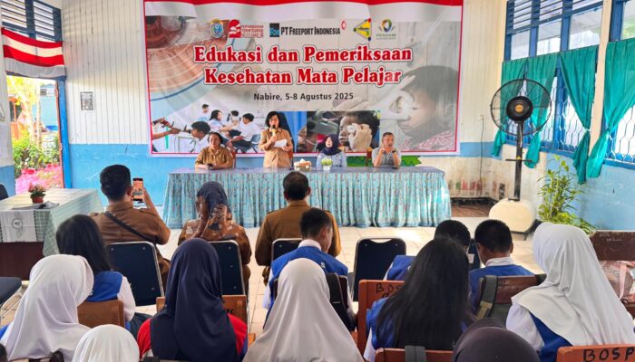 PT Freeport Indonesia Edukasi dan Periksa Mata Gratis untuk 1.043 Pelajar di Nabire