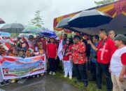 Hujan Tak Surutkan Semangat, Karnaval Budaya Warnai HUT ke-49 Distrik Mimika Timur