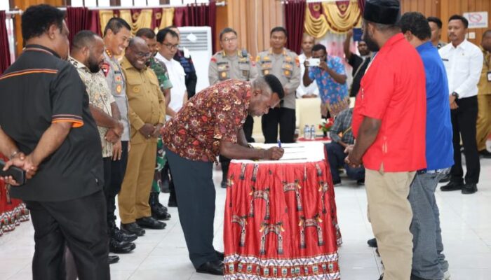 Cipayung Plus Papua Tengah Sampaikan 9 Poin Pernyataan Sikap, DPRP dan Gubernur Terima Aspirasi