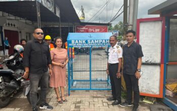 Distrik Mimika Baru Terapkan Jemput Sampah dari Rumah, Perkenalkan Tempat Sampah Besi Khusus Plastik