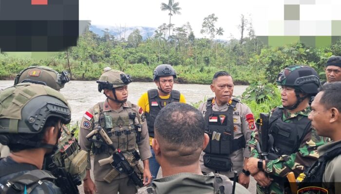Kontak Tembak Pecah, Aparat Tetap Berhasil Evakuasi Empat Pekerja Tambang di Seradala