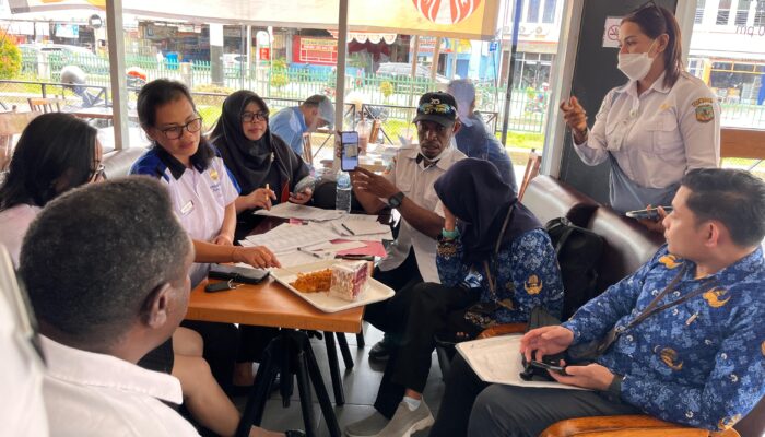 Viral Ulat dalam Roti, Dinkes Mimika Inspeksi Toko Kue di Timika Mall