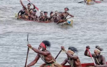 Pentas Seni Budaya & Festival Lomba Dayung Tradisional Digelar di Poumako