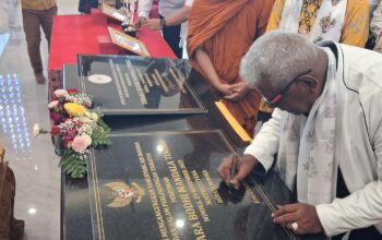 Bupati Johannes Rettob Teken Prasasti Vihara Bodhi Mandala Mimika