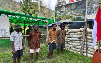 Lima Pemuda di Beoga Barat Nyatakan Kembali ke NKRI