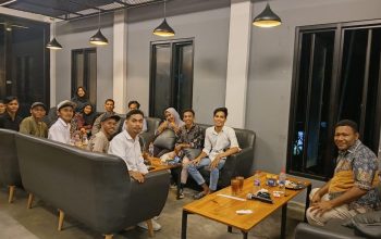 Di Tengah Kedamaian Danau Sentani, Senator Carel Suebu Bumikan 4 Pilar MPR RI di Kampung Ifale