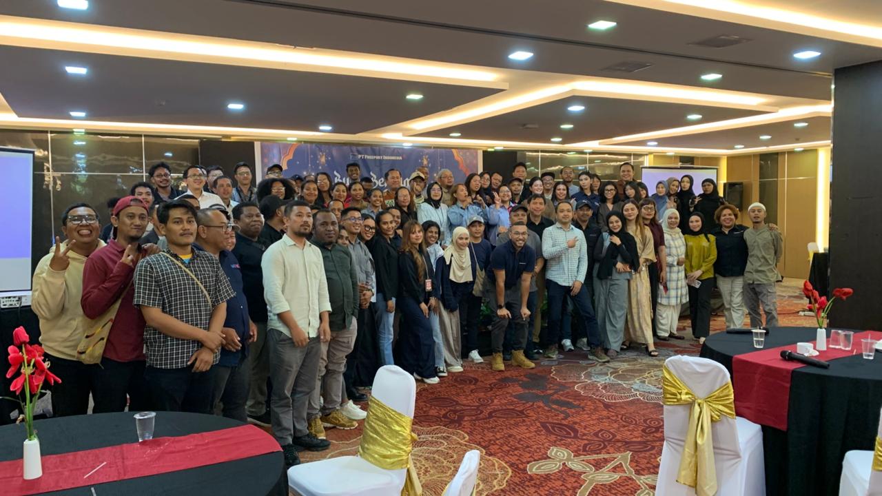 Sinergi di Balik Piring Takjil: Saat Freeport dan Media Timika Merajut Simpul Silaturahmi