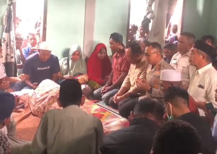 Jangan Hanya Melihat Api, Lihat Juga Luka yang Mendahuluinya