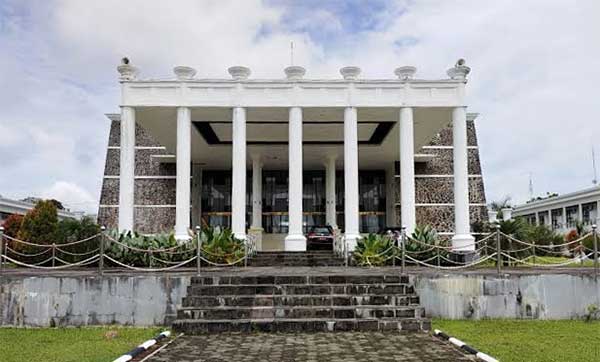 Sengkarut Uang Persediaan di Mimika: Miliaran Rupiah Mengendap, Bupati Ancam Jalur Hukum