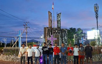 Pemuda Muslim Mimika Gelar Aksi Lilin dan Doa Bersama untuk Nalince Wamang di Bundaran Emeneme