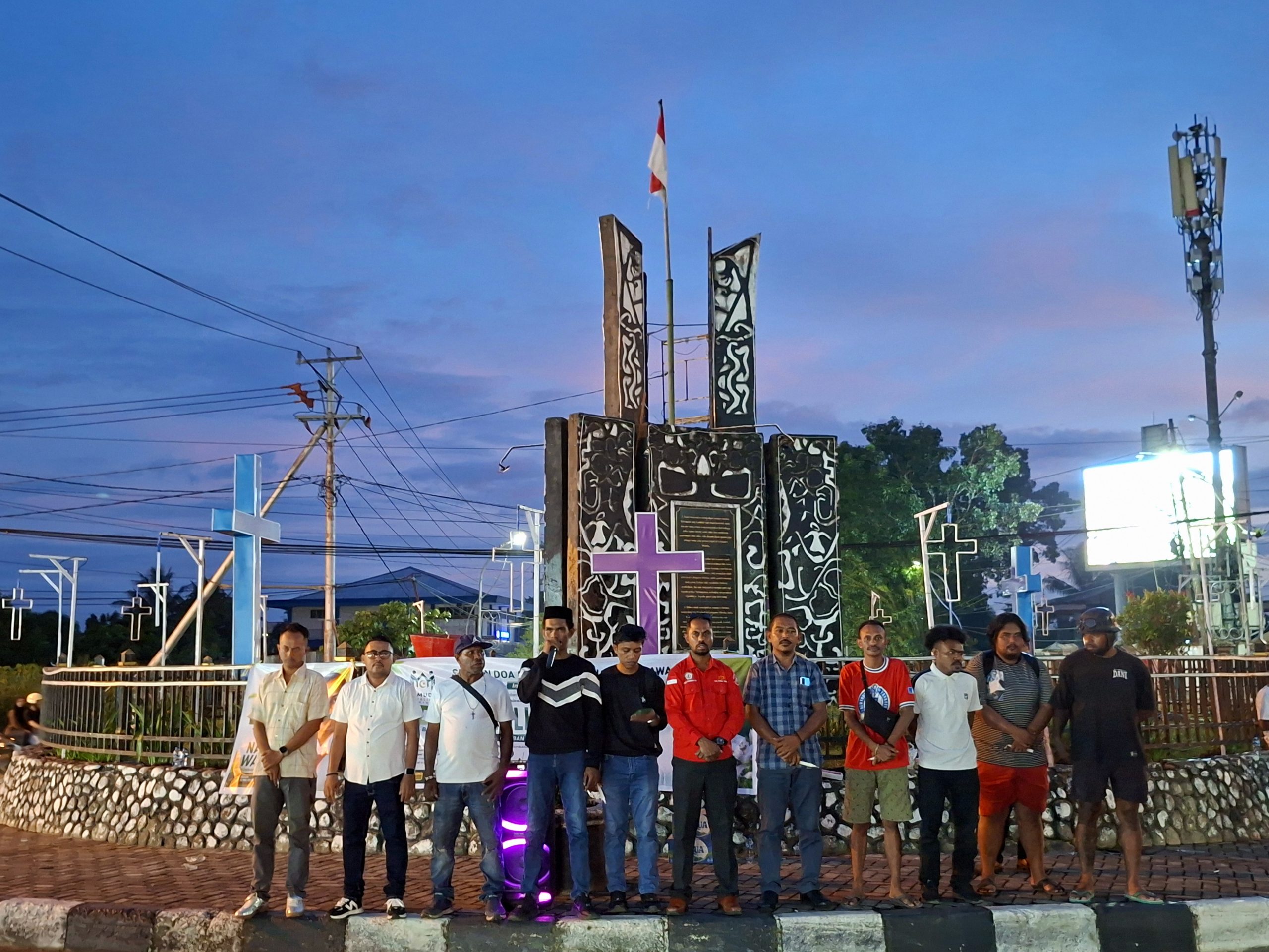 Pemuda Muslim Mimika Gelar Aksi Lilin dan Doa Bersama untuk Nalince Wamang di Bundaran Emeneme