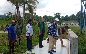 DPRK Mimika Tinjau Layanan Air Bersih di Potowayburu, Pastikan Distribusi ke Rumah Warga Berjalan