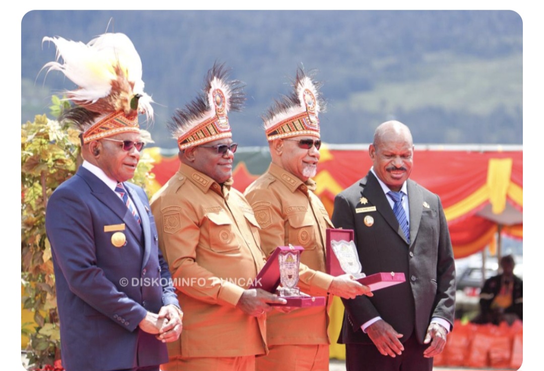 Gubernur Papua Tengah Resmikan Guest House dan Letakkan Batu Pertama Perkantoran Terpadu Puncak