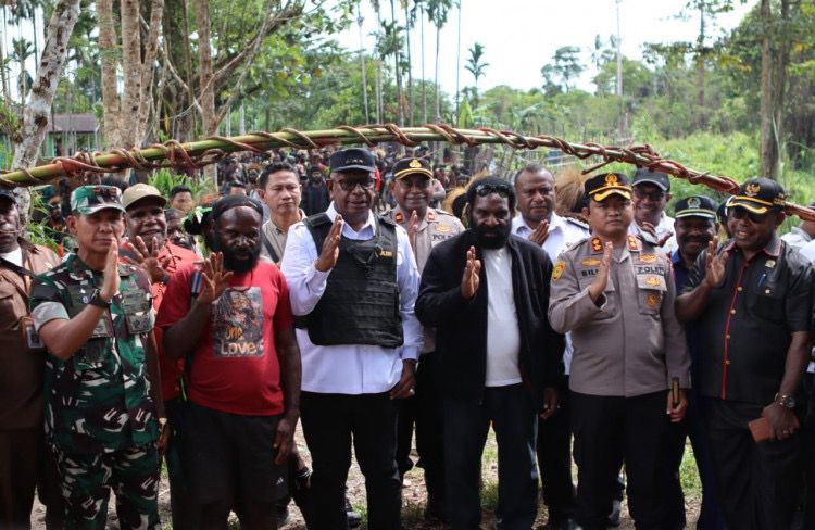 Konflik Kwamki Narama Berakhir Damai, Johannes Rettob: Ini Perang Saudara, Bukan Perang Suku