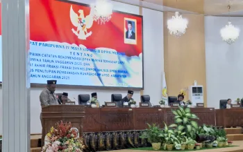 Pandangan Akhir Kelompok Khusus DPRK Mimika: Desakan Efisiensi Anggaran, Afirmasi OAP, dan Penguatan Pelayanan Publik pada Sidang Paripurna LKPJ 2025