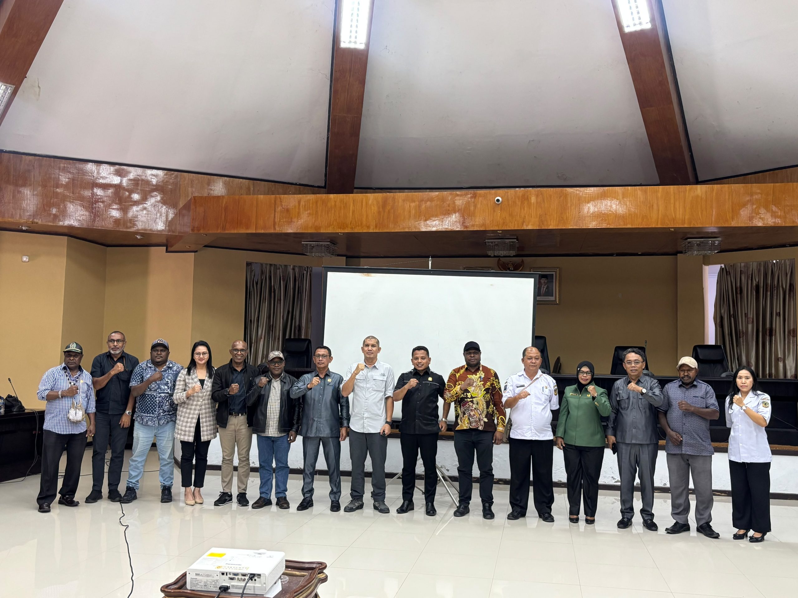 Bikin Haru! DPRK Mimika Perjuangkan Masa Depan Pelajar yang Terancam Putus Kuliah