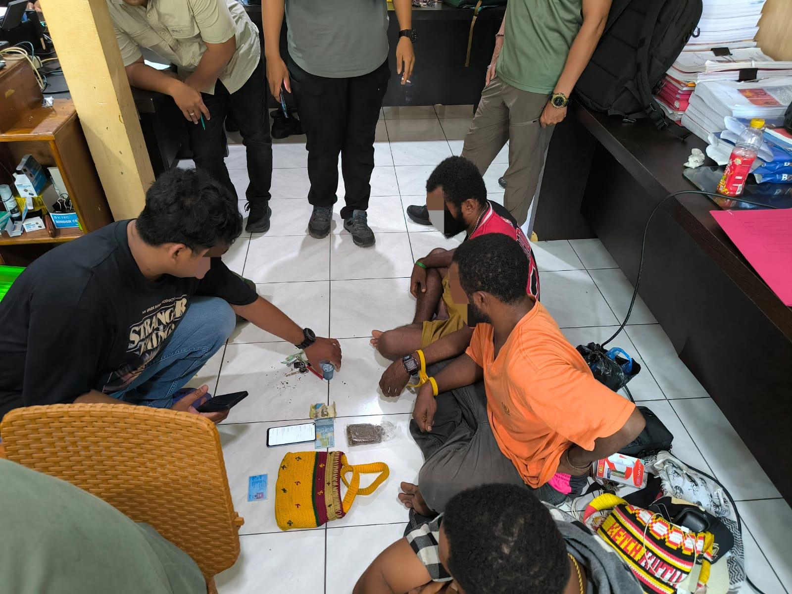Satgas Damai Cartenz Tangkap DPO Kasus Dugaan Jaringan Senjata Api Ilegal di Papua
