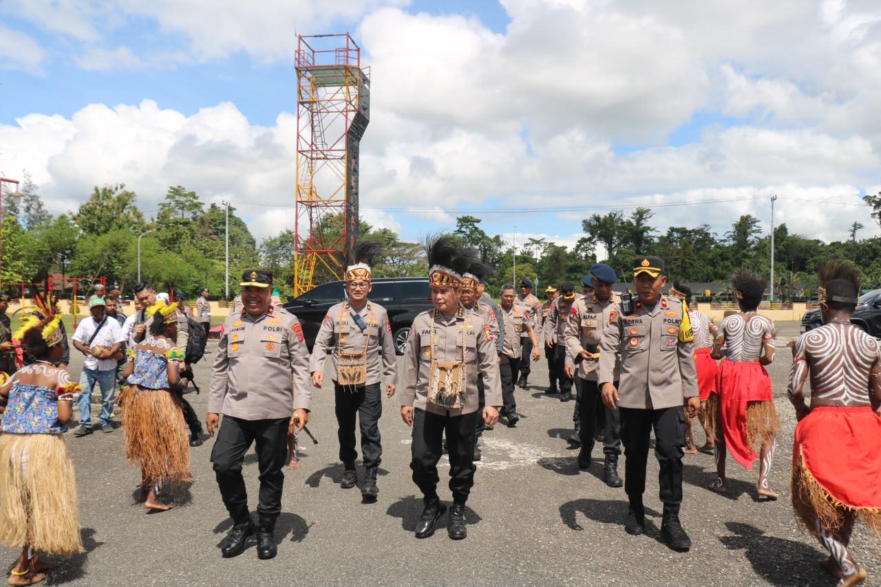 Astamaops Kapolri Tinjau Wilayah Operasi di Papua, Tekankan Pendekatan Humanis dan Pencegahan Malaria bagi Personel