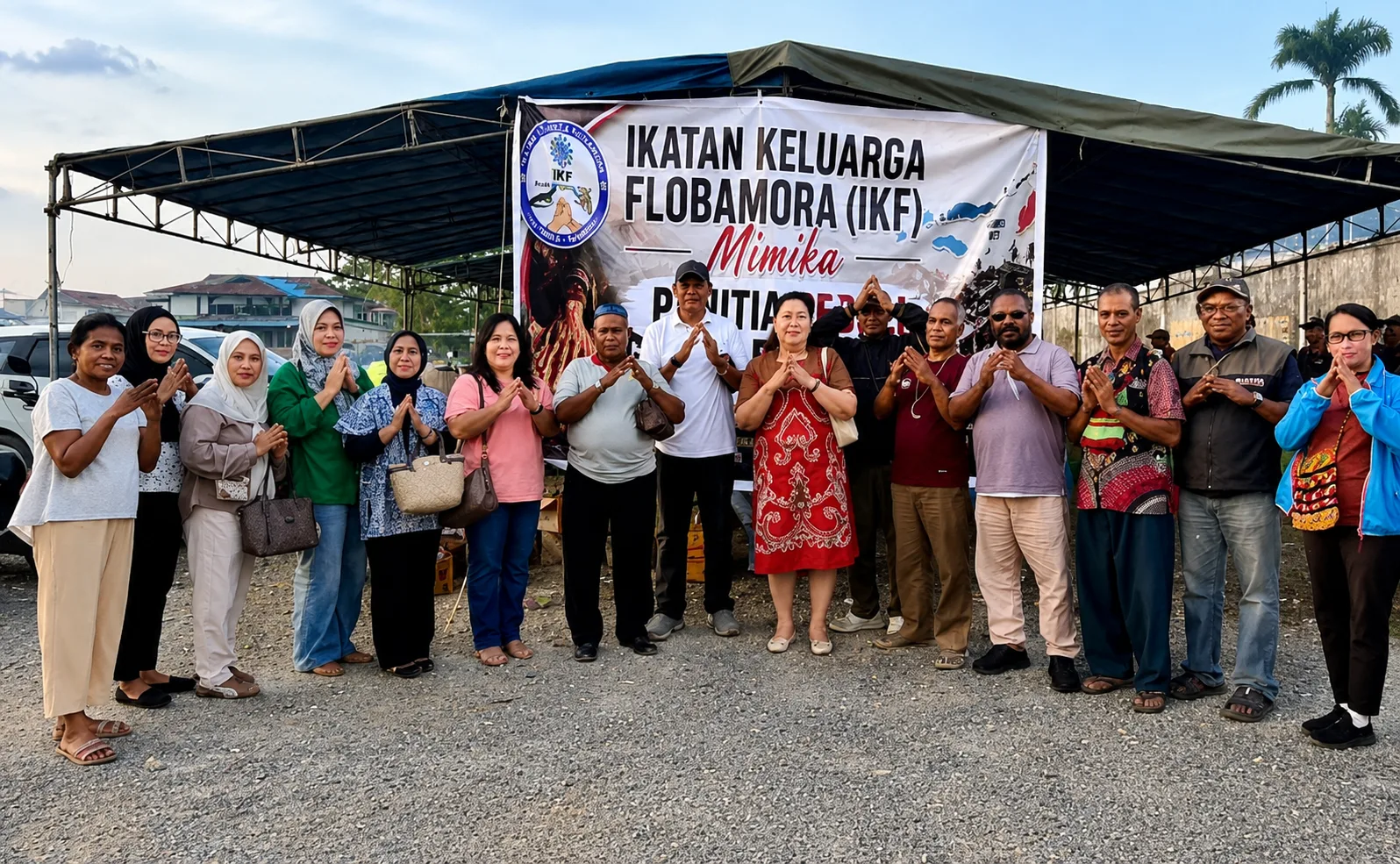 DUKA FLORES, DUKA KITA SEMUA! : TP PKK MIMIKA TURUN TANGAN BANTU KORBAN GEMPA 7,7