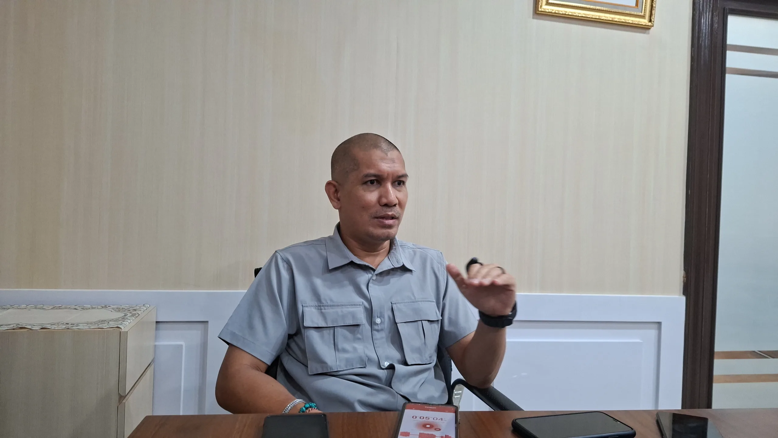 Asri Akkas Ungkap Penyebab Rendahnya Serapan APBD Mimika: Dari Efek Rolling hingga Kekurangan Personel UPPJ